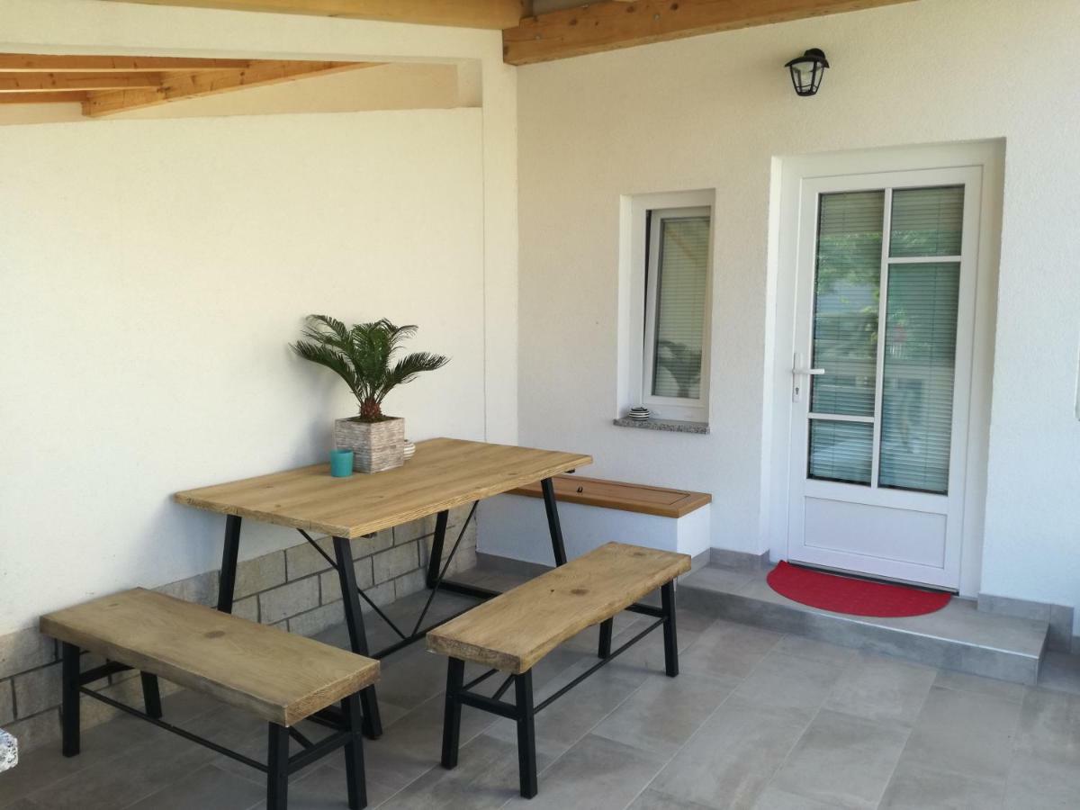Villa Kuca Za Odmor Pende à Banjol Extérieur photo